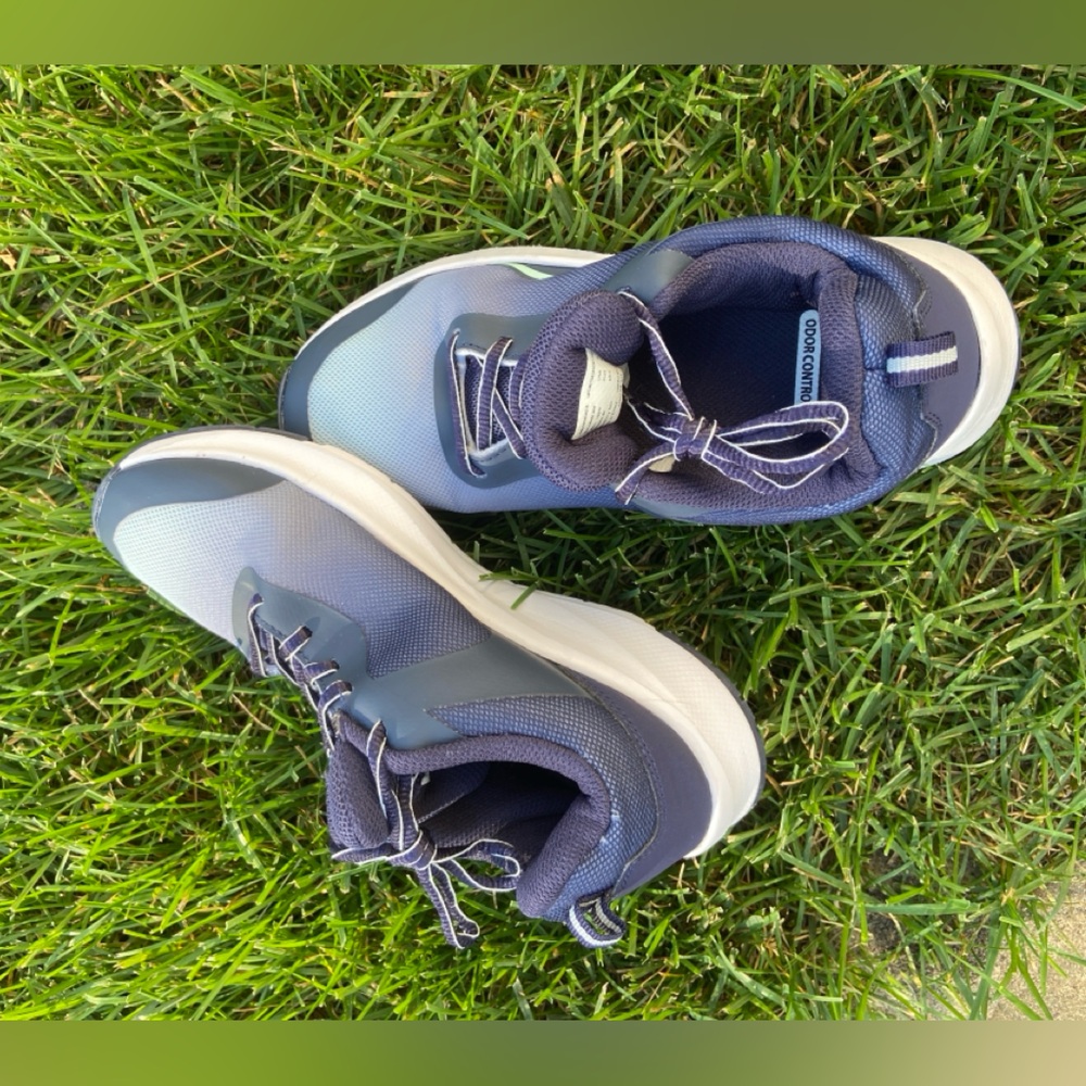 NWOT Women’s Sz-8 Athletic Shoes- Very Clean, Not Sure If Worn- Big Kids Sz-6.5